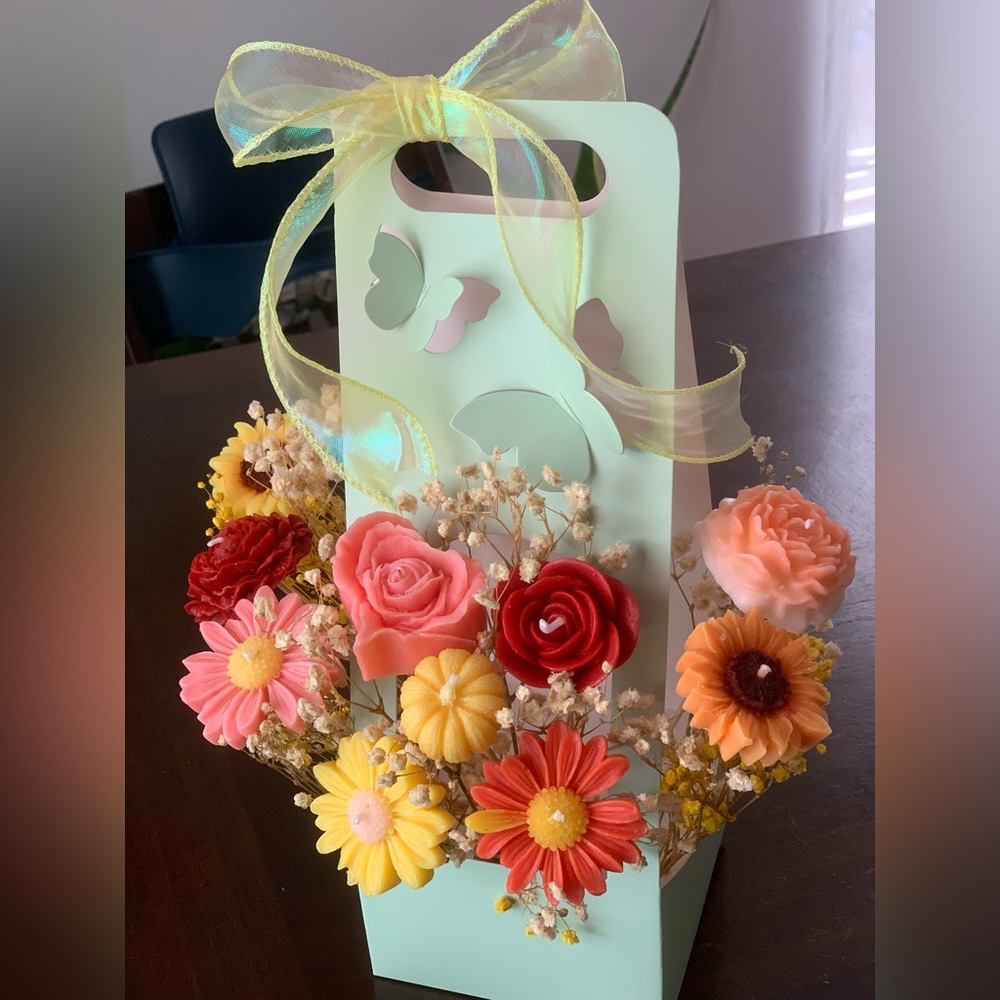 Floral Candles Gift Bag
